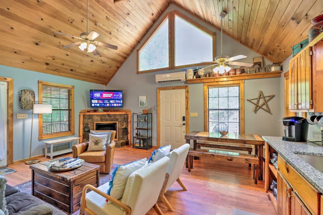 Bumblebee Cottage Murphy Retreat With Hot Tub Salem المظهر الخارجي الصورة