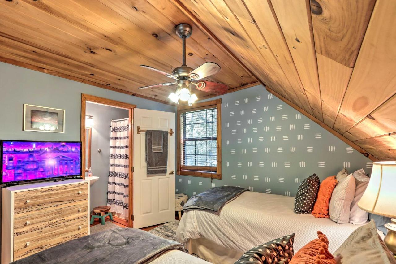 Bumblebee Cottage Murphy Retreat With Hot Tub Salem المظهر الخارجي الصورة